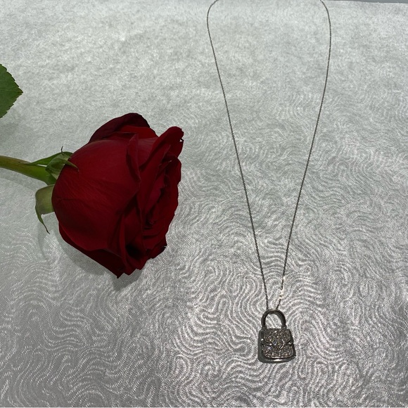 18K White Gold Diamond Purse Pendant - Picture 5 of 6